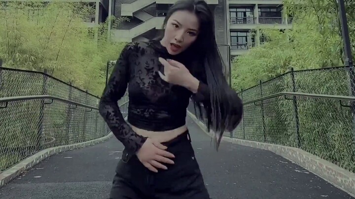 ชมการเต้นคัฟเวอร์ของ Xicun ในเพลง Oh My God ของ (G)I-DLE