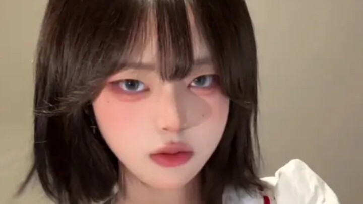 〖No.35: Why Doesn't My Cat Love Me?〗 This cool-faced cuteness!