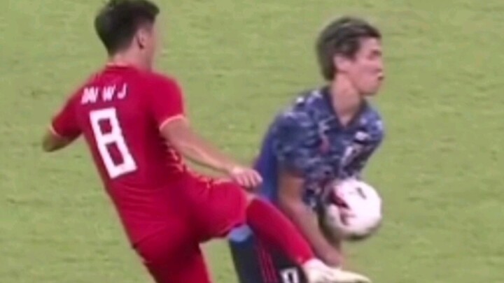 This is true kung fu football.