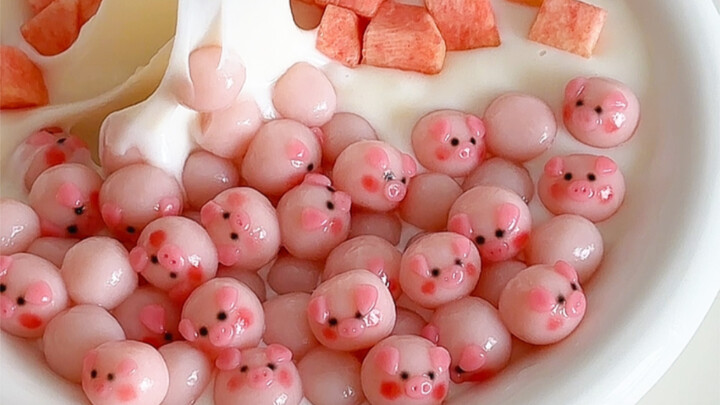 So girly and adorable! These pig-shaped peach-flavored mochi ice treats are perfectly chilled—just t