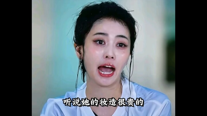 สาวงามดั่งดอกบัวผุด
