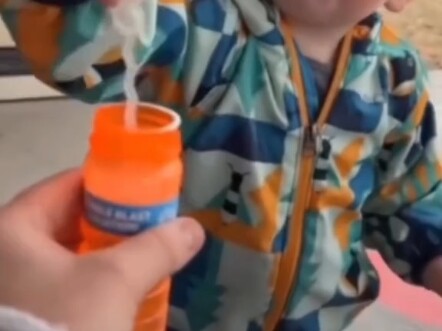 Banyak kegembiraan kocak