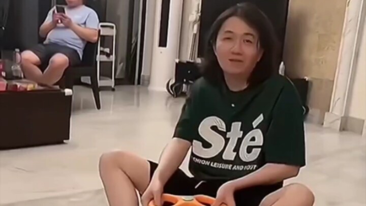 Keterampilan mengemudi Guru Lu cukup baik