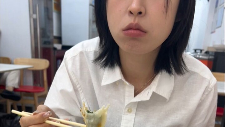 这一天怎么低头能见抬头也见呢