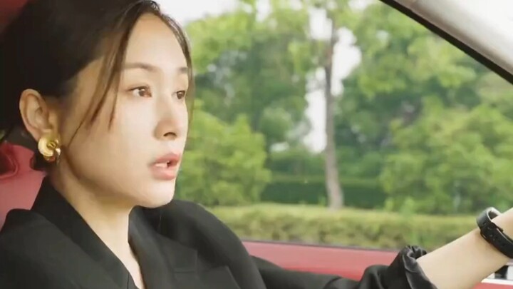 Ibu hamil ini benar-benar tangguh: tabrakan mobil, terus rapat di ambulans! Ibu hamil ini benar-bena