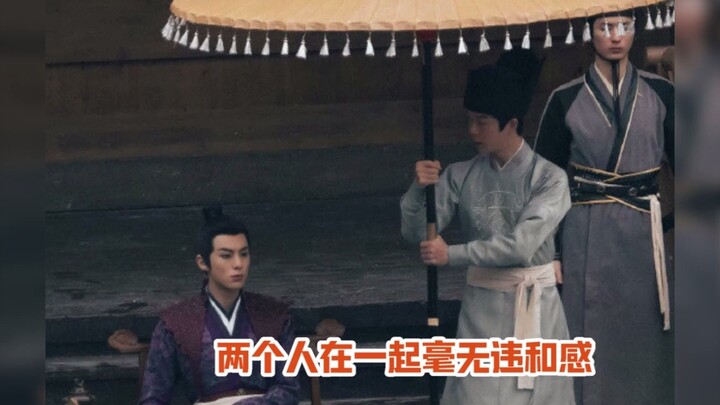 王栎鑫 长得真的很年轻啊，跟棣棣站在一起毫无违和感
