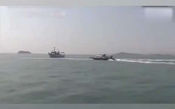 【จริงหรือมั่ว】เรือตรวจการณ์ทะเลถูกฝูงเรือประมงรุมทำร้าย?