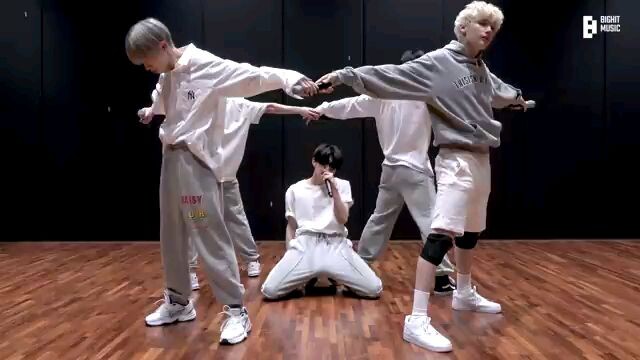 TxT I Know I Love You dance practice