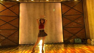 HyunAnabillera. Dancing this in her 30s really makes her look younger. The wild horse dance makes he