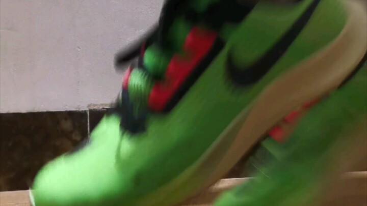 وصلت الأحذية الجديدة: إعجاب واحد يساوي كيلومترًا واحدًا، وعملة واحدة تساوي 10 كيلومترات على الدراجة.