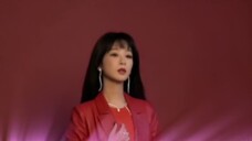 Yang Zi ไม่สามารถหยุดการถ่ายภาพในนิตยสารโฆษณาของปารีสได้ เธออยู่ในรายชื่อนักแสดงบันเทิงในประเทศ 1 อั