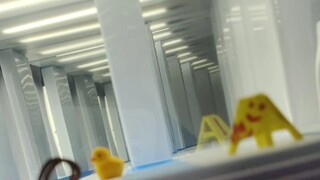 مصباح ليلي صغير على شكل حوض أسماك مصنوع يدويًا، بمجرد إضاءته ستدخل عالم الأحلام اللانهائي الخاص بك ف