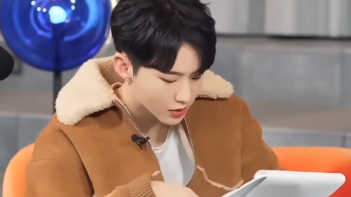 Quyền Thuận Vinh: Hãy đọc theo tôi: Đàn ông thì cũng chẳng cần nữa