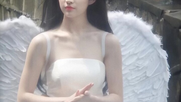 Turns out even a beauty’s hair seems to glow! Who could watch her in traditional costume and not exc