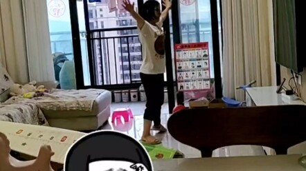 Kami telah bersama selama 14 tahun, dan saya belum pernah melihatnya menari atau berpakaian seperti 