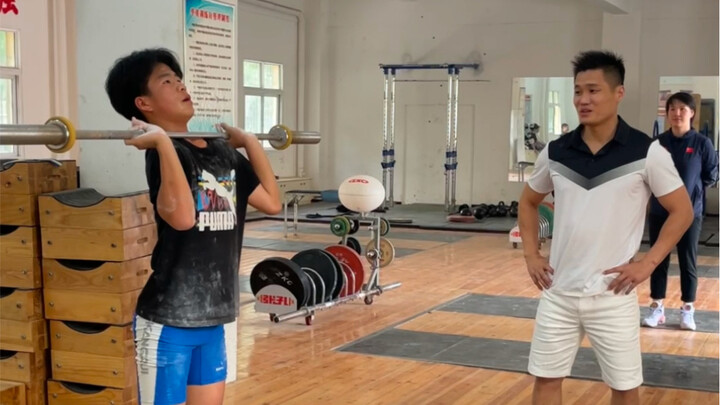 Về quê bán khóa học rồi