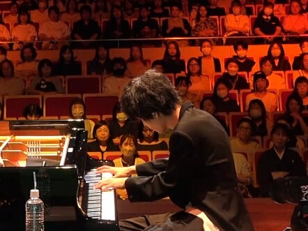 The concert phone rings, and you become a pianist corresponding to God!