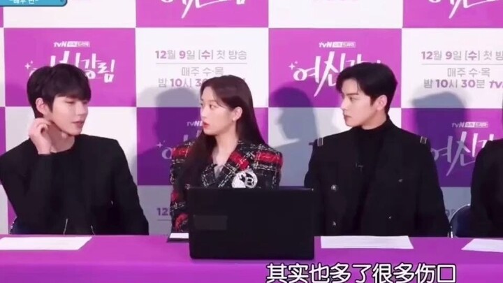 【Goddess Descends】Stop blocking me—everyone in the world can see you sneaking a smile