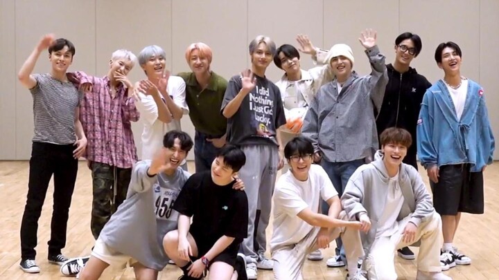 SEVENTEEN _WORLD ruang latihan fokus