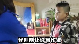 الحمّاة: كونا مهذبين ولا تجراني إلى المتاعب #مضحك #المعلم المسؤول (المصدر: @ تسجيل يوميات العم وزوجة