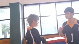 [Tất cả thành viên Karasuno/COS] Nếu bây giờ bạn không mạnh hơn, hãy đợi sau! Nhảy lật giơ tay lên(B