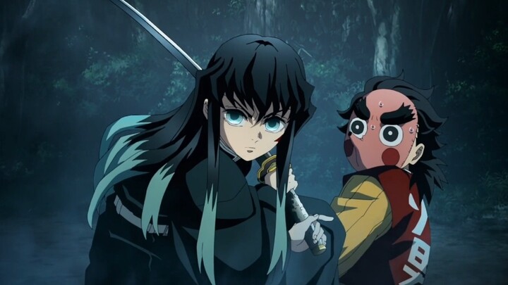 "Under the moonlight, the vanishing sunset glow can still burst into light."