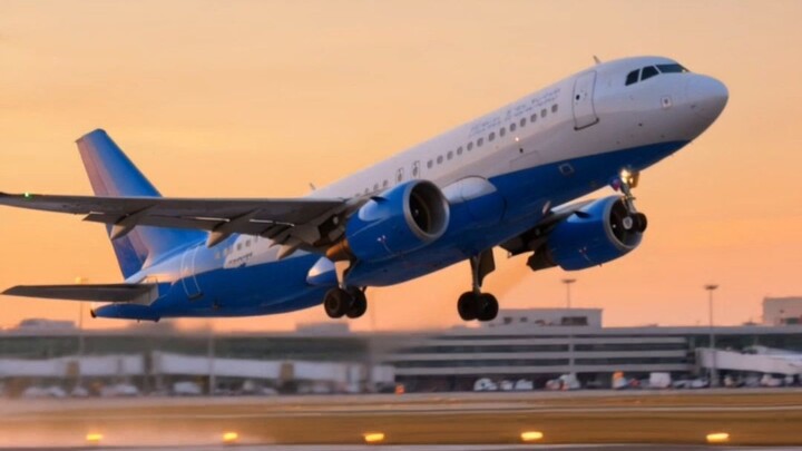 “A Stunning Sunset Flight: Ready for Takeoff ✈️🌅”