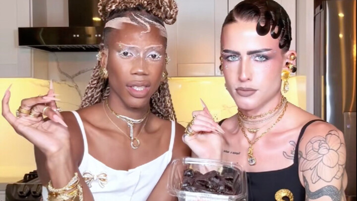 مشروب بارد للرجل السماوي: لاتيه الشوكولاتة والفانيلا