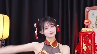 My junior sister is wearing a red cheongsam to spend Valentine's Day with you~