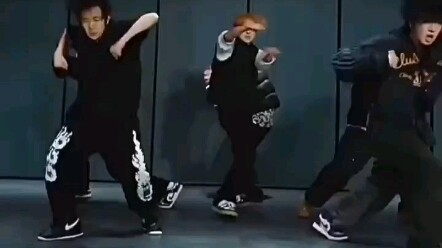 What kind of dance skills does the idol have, who has received public admiration and extremely high 