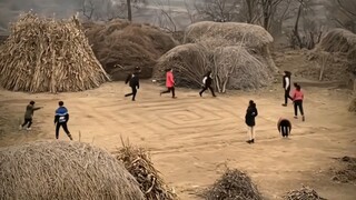 "Đây không phải là ngươi lớn lên mơ ước sao? Tại sao mắt ngươi lại đỏ?"