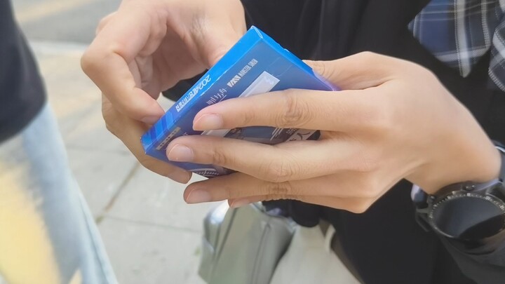 After watching the music, go to the downstairs of the Eagle Point headquarters to draw cards, and th
