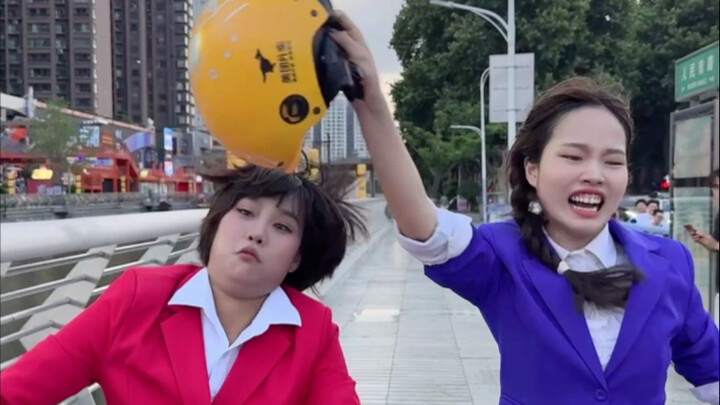 Meniru video jualan yang disuka orang tuaku