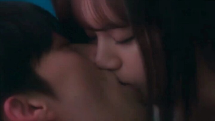 [Lee Hye Ri × Jang Ki Yong] Sial, apa kamu benar-benar tidak akan bereaksi terhadap ciuman seperti i