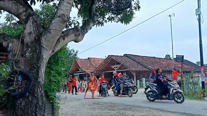 Barongan Keliling Kampung Regez