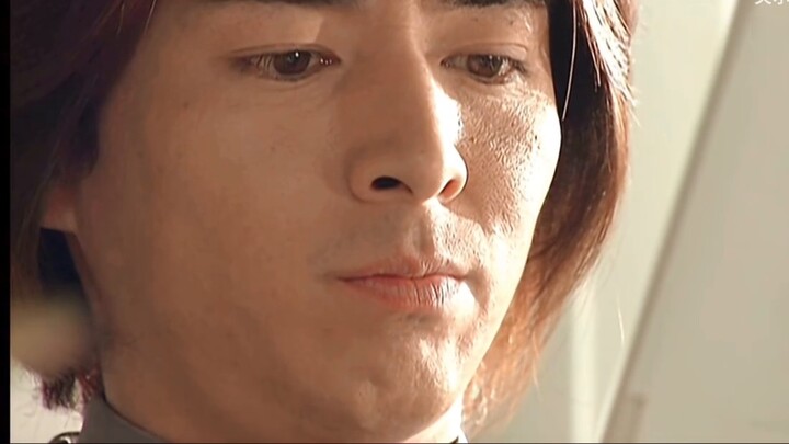 [CP Fotografi Khusus/Penyalahgunaan] Dengan sedih || "Inilah satu-satunya kelembutan yang kumiliki, 