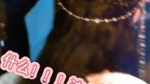 Daqiang lovingly caresses Xiaolanhua (really too fond of her