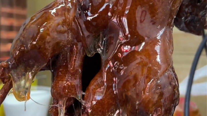 【Bebek Kulit Manis Leshan】Membasahi bebek dengan gula? Pandangan kuliner orang Utara yang cenderung 