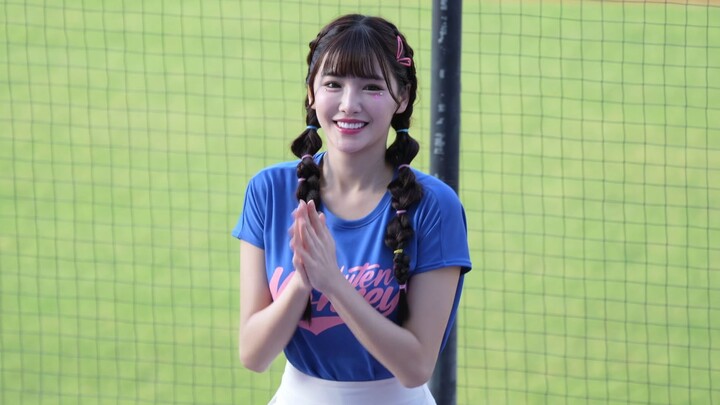 Lotte girl kawaii cute sexy beauty little sister Taiwanese girl cheerleading Li Duohui dancing