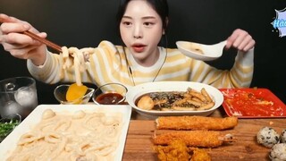 Tokbokki Mecian phô mai và thịt xông khói sốt kem, tôm chiên 7 #amthuc