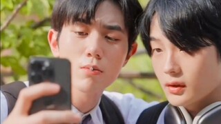 "Baby looking at the camera" secretly dating with classmates, so sweet~