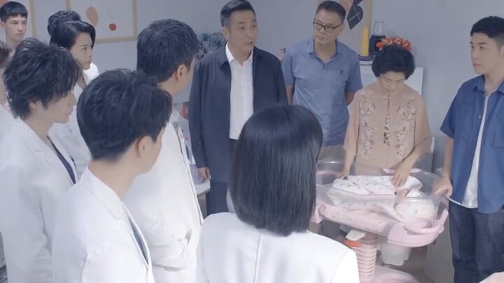 พ่อผัวที่ใจกว้างและเข้าใจลูกสะใภ้เป็นอย่างดี
