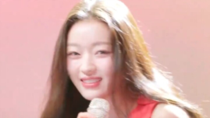 YooA's cover video of "NewJeans - Hype Boy" is now available!