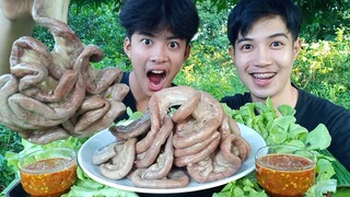 ไส้อ่อนลวกเป็นพวง กินกับซีฟู้ดแซ่บคักๆ