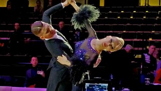 الوالتز|أداء مذهل لبطل العالم أغنية فيلم LaLaLand