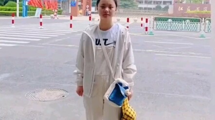 Thủ khoa kỳ thi đại học bị Đại học Thanh Hoa và Đại học Bắc Kinh từ chối