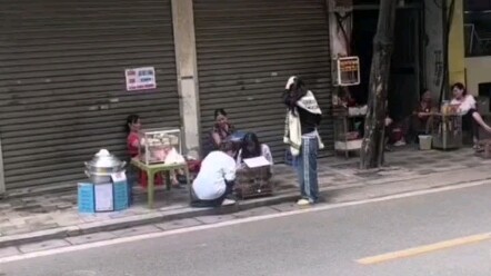 Auntie: I’ve fed these little kitties so big for you all!