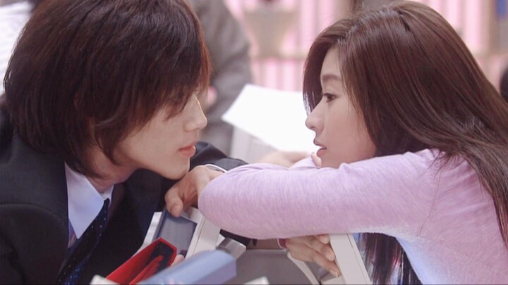 حب الكلبة الأكبر سنًا للشاب قبل عشرين عامًا كان مذهلًا حقًا!