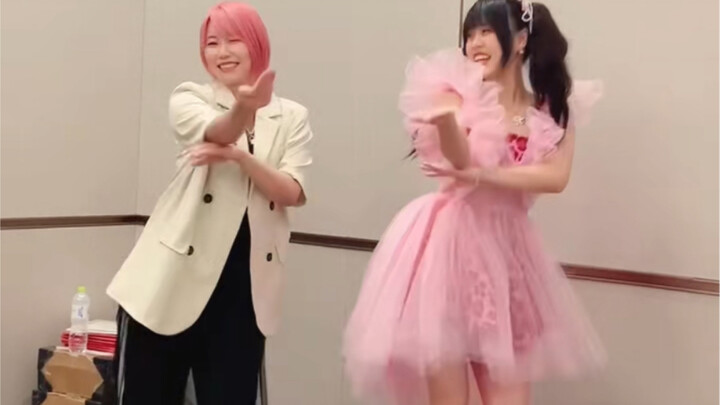 《极乐净土》编舞者被中国社牛劫持跳舞