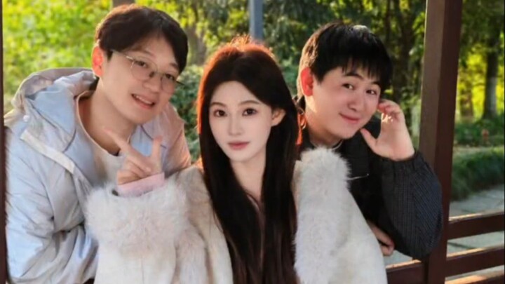 عندما يصبح زوجان من بين ثلاثة أصدقاء...